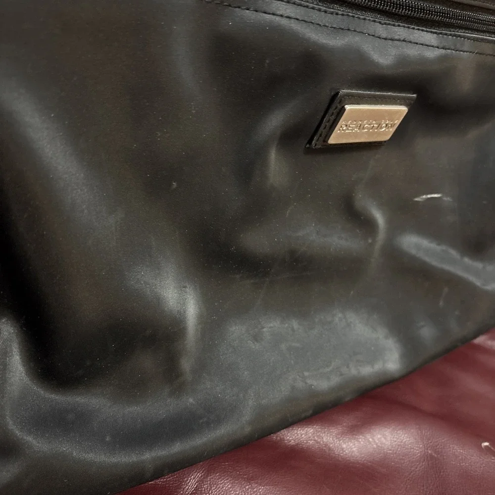Kenneth Cole Reaction Black Duffel Overnight Travel Bag With Shoulder Strap Blk